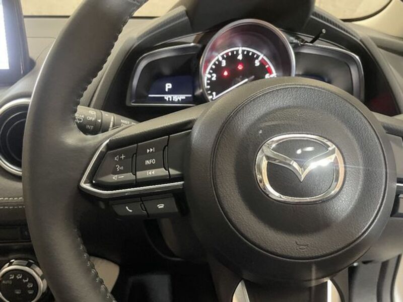 MAZDA2