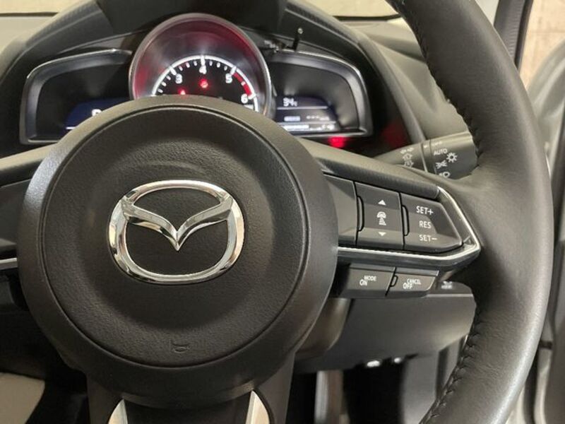 MAZDA2