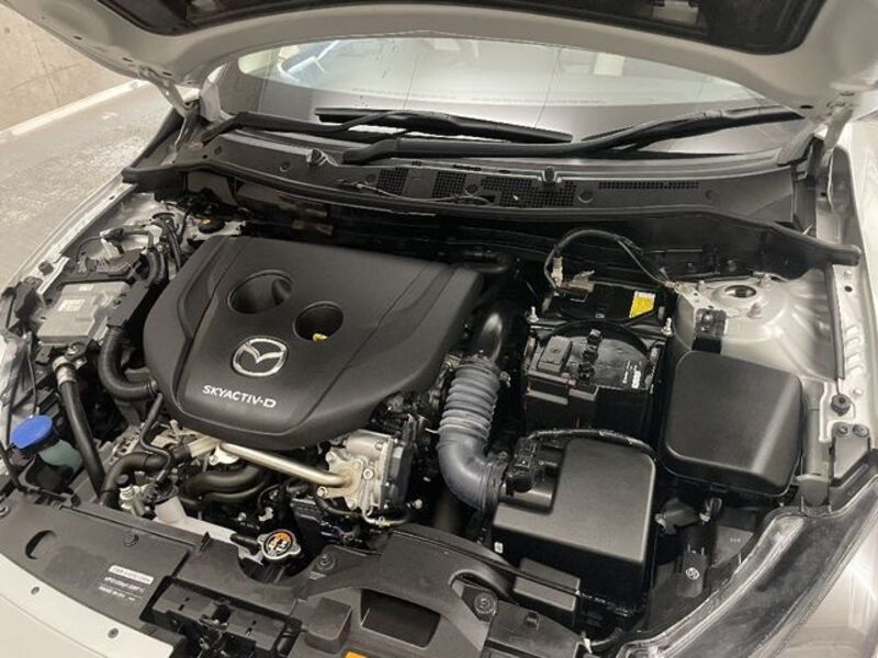 MAZDA2