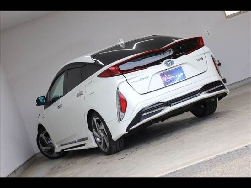 PRIUS PHV