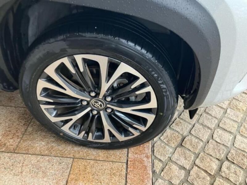 YARIS CROSS