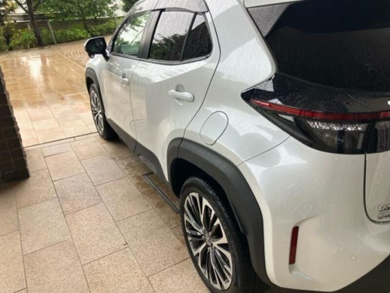 YARIS CROSS