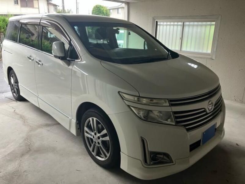 NISSAN ELGRAND