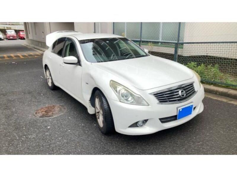NISSAN SKYLINE