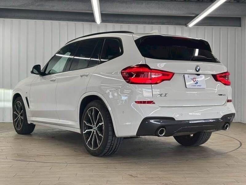 X3