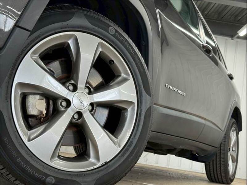 JEEP CHEROKEE