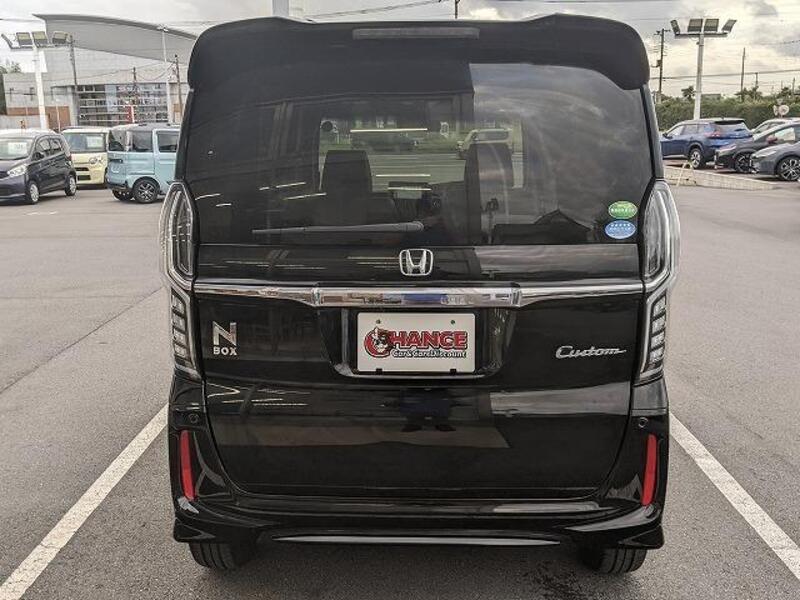 N BOX CUSTOM
