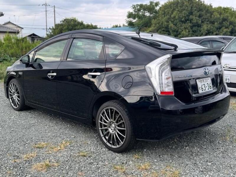 PRIUS PHV