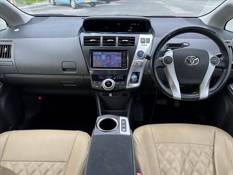 PRIUS ALPHA