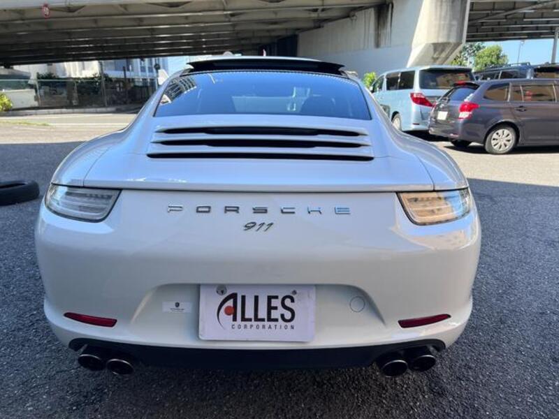911