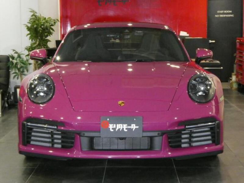 911