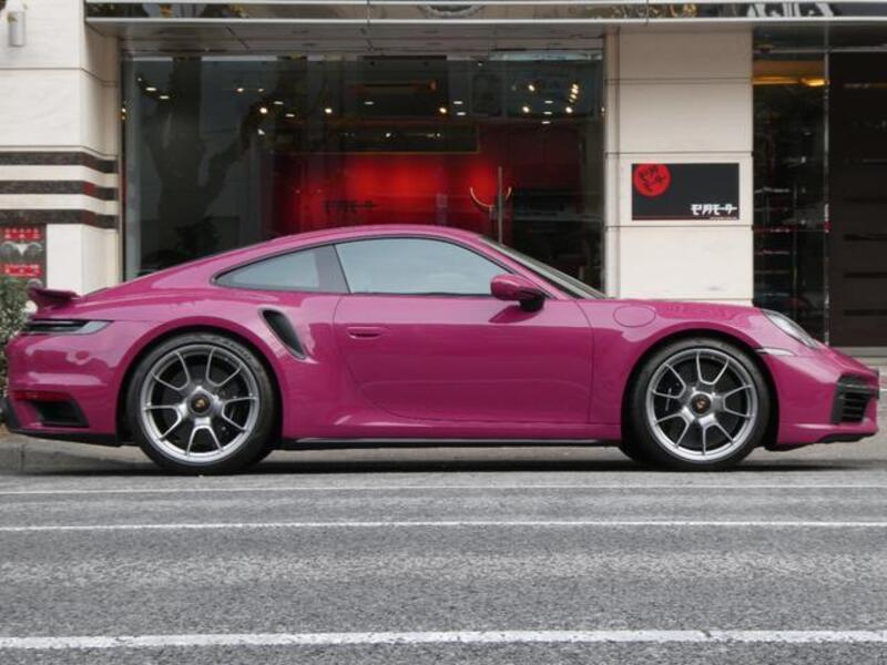 911