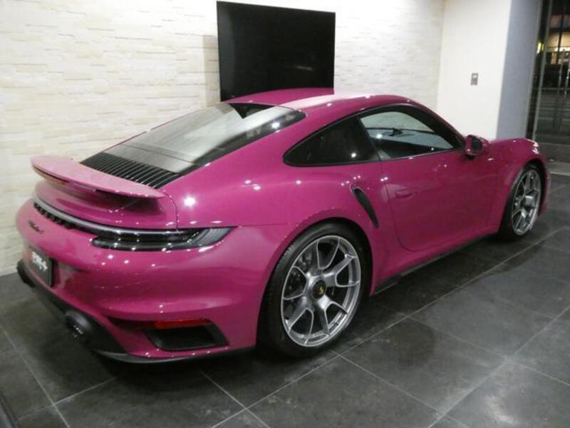 911