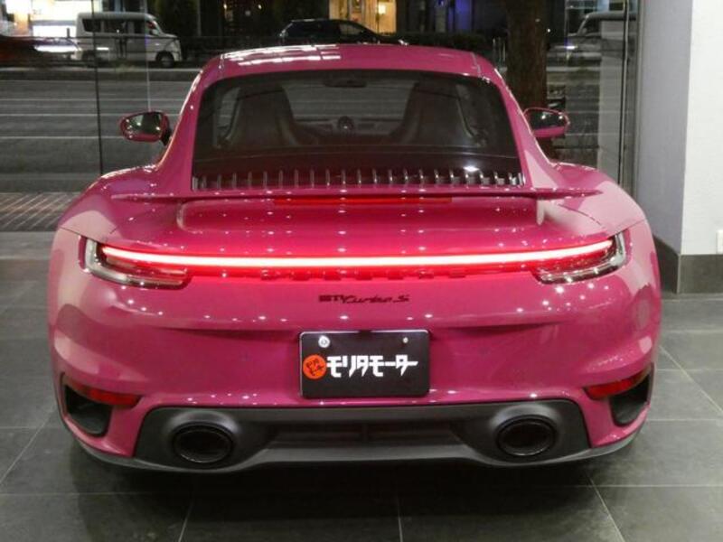 911