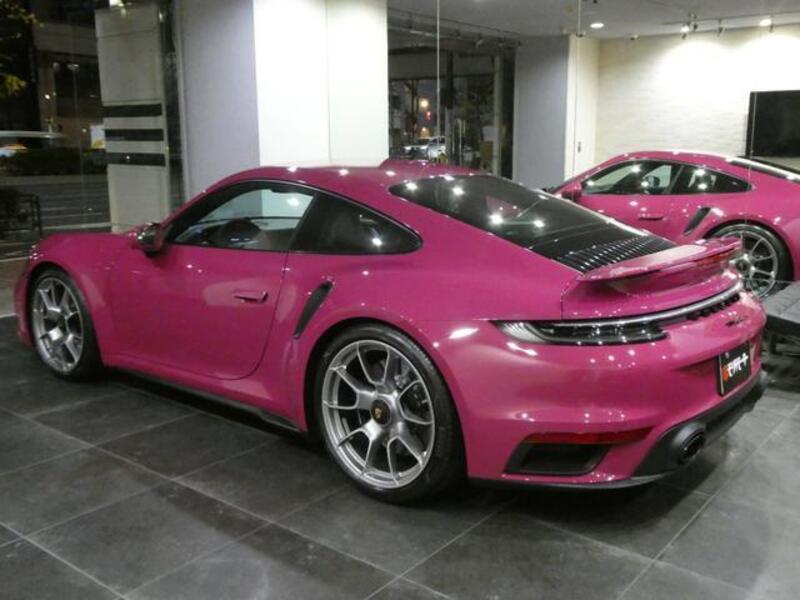 911