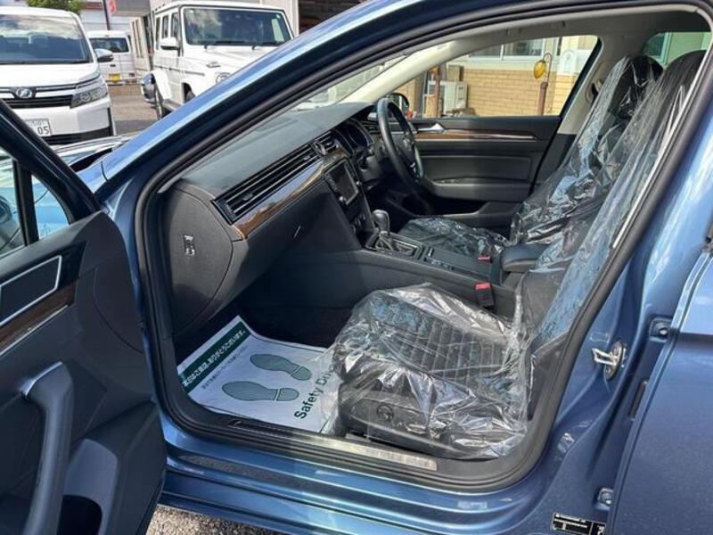 PASSAT VARIANT