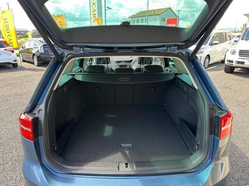 PASSAT VARIANT