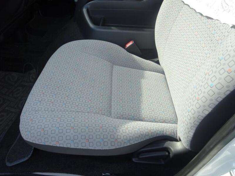 HIACE COMMUTER