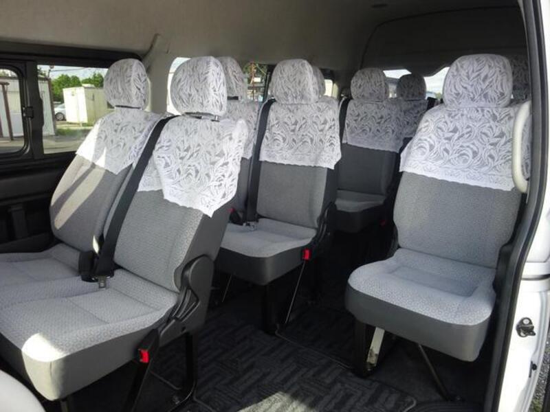 HIACE COMMUTER