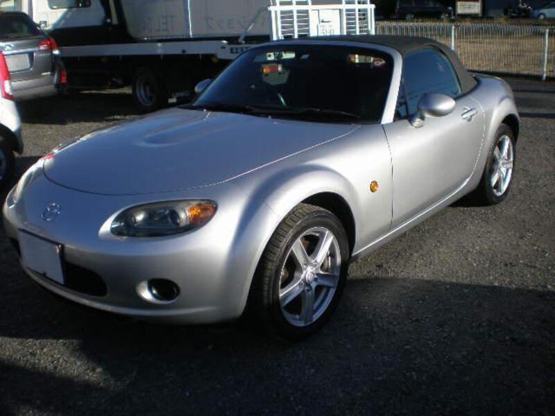 ROADSTER-0