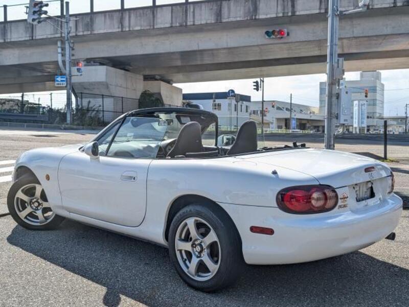 ROADSTER
