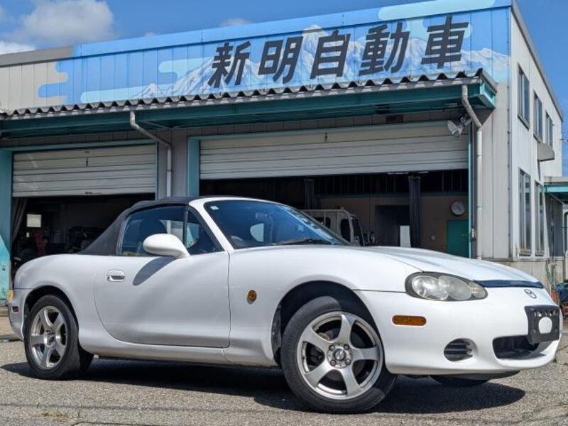 ROADSTER-0