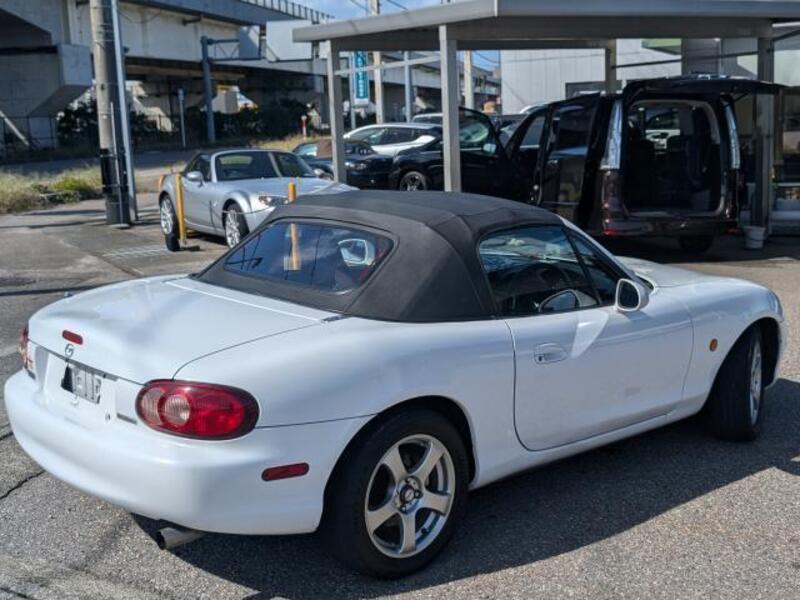 ROADSTER
