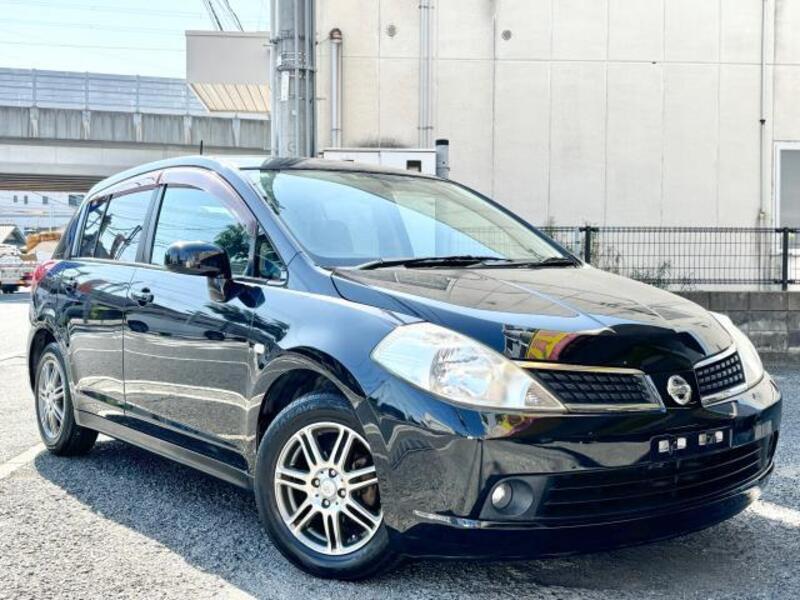 NISSAN TIIDA