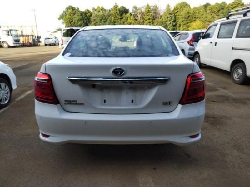 COROLLA AXIO