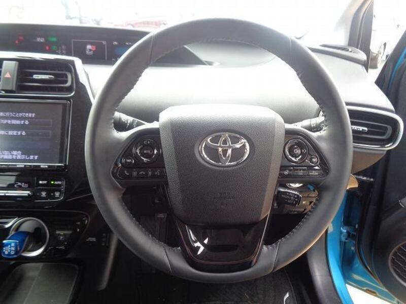 PRIUS PHV