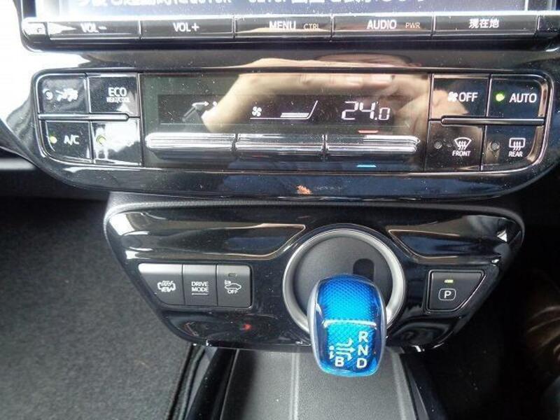PRIUS PHV