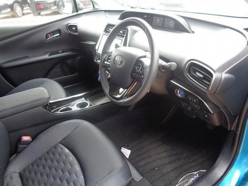 PRIUS PHV