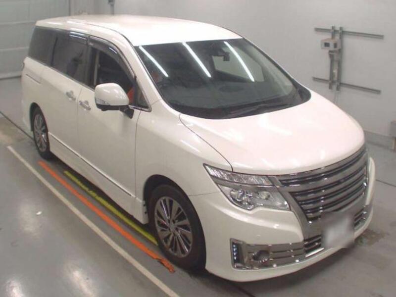 NISSAN ELGRAND