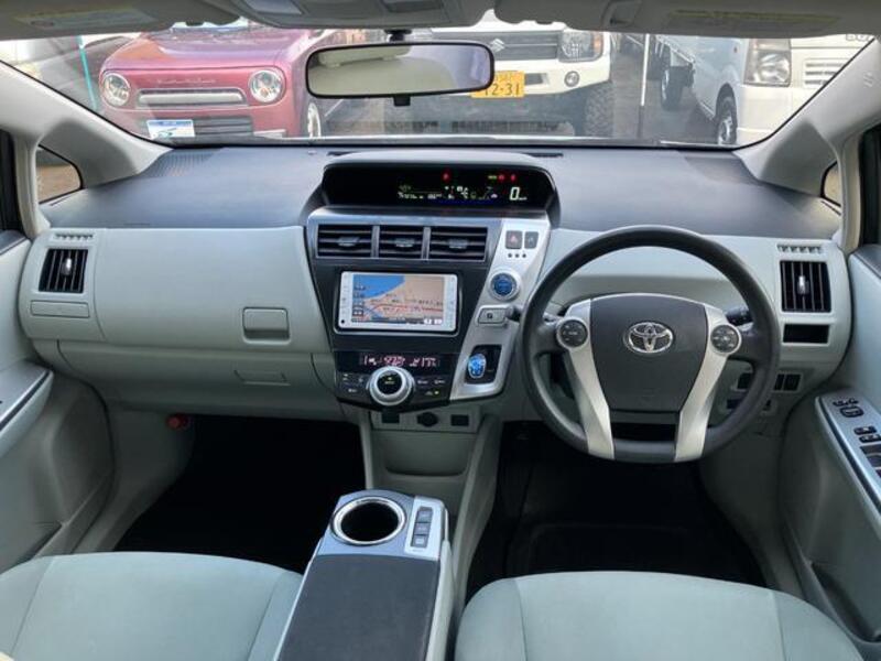 PRIUS ALPHA