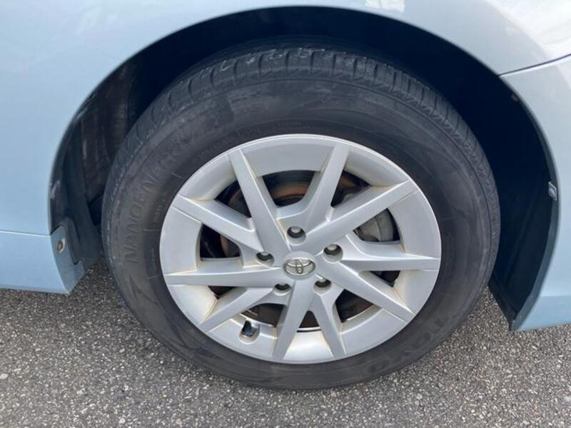 PRIUS ALPHA