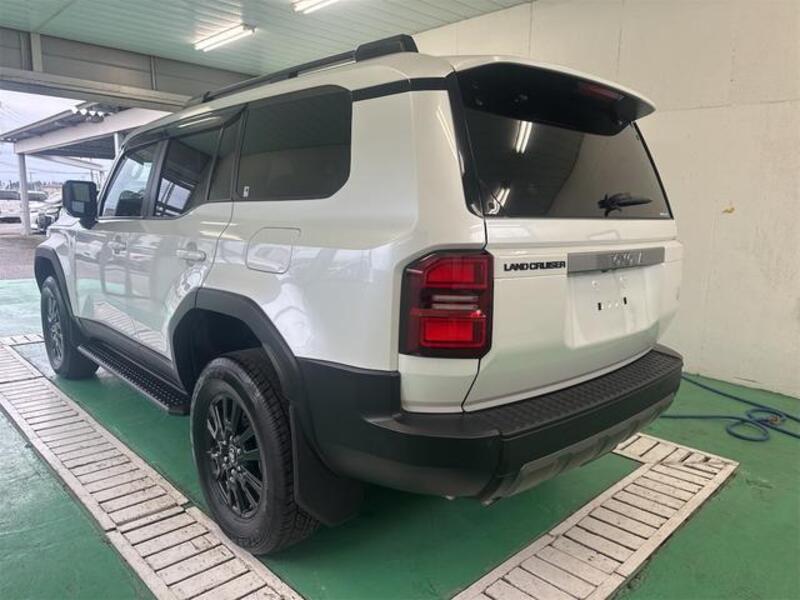 LAND CRUISER 250