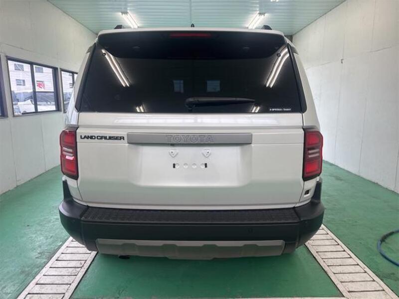 LAND CRUISER 250