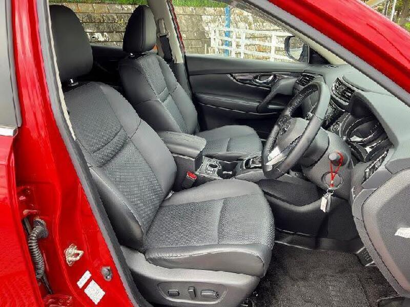 X-TRAIL
