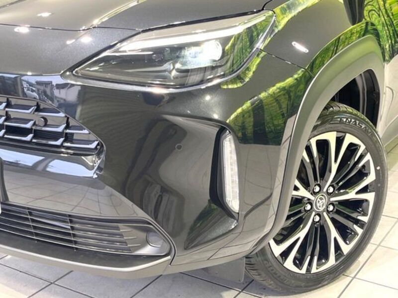 YARIS CROSS