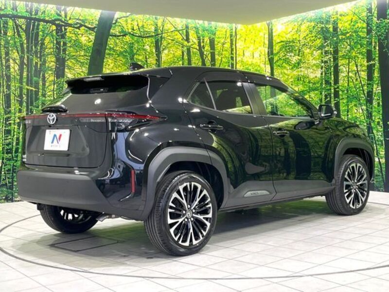 YARIS CROSS