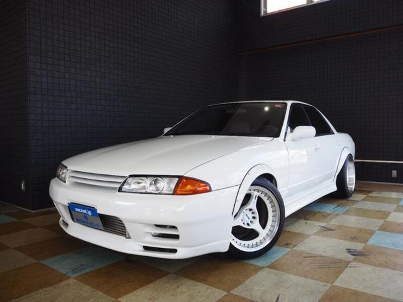 NISSAN SKYLINE
