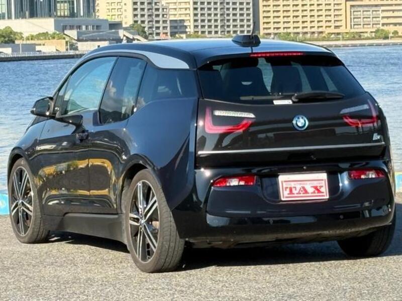 i3