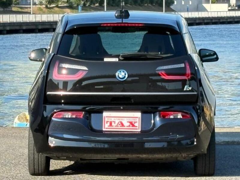 i3
