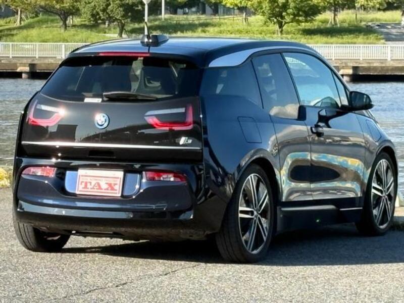 i3