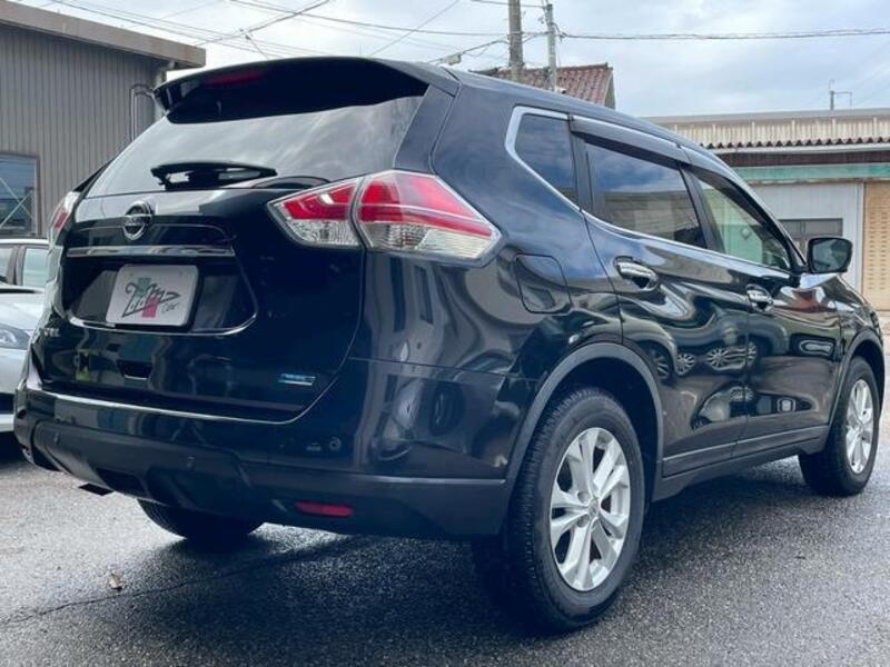 X-TRAIL
