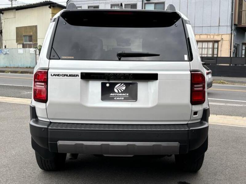LAND CRUISER 250