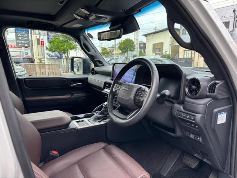 LAND CRUISER 250