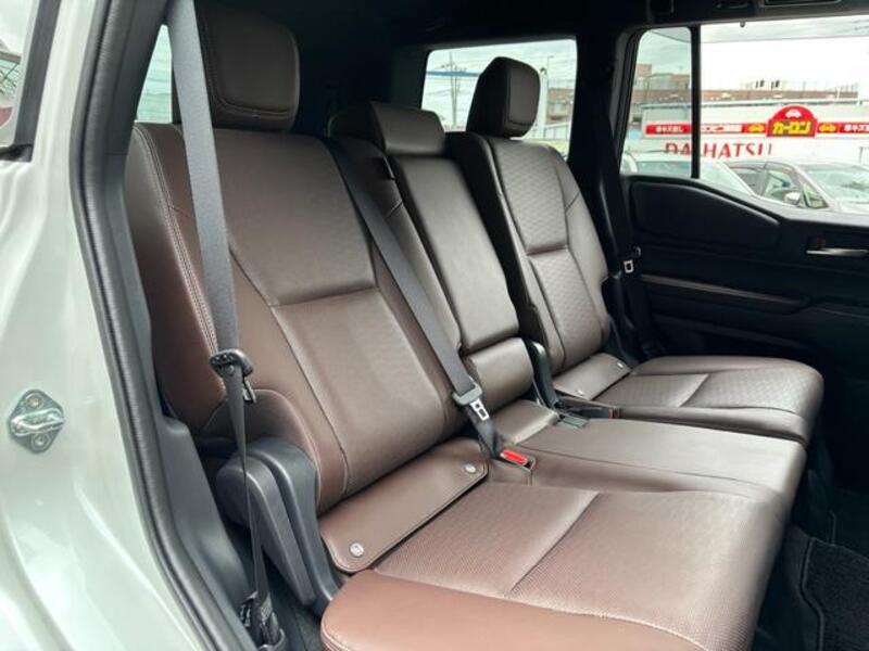 LAND CRUISER 250
