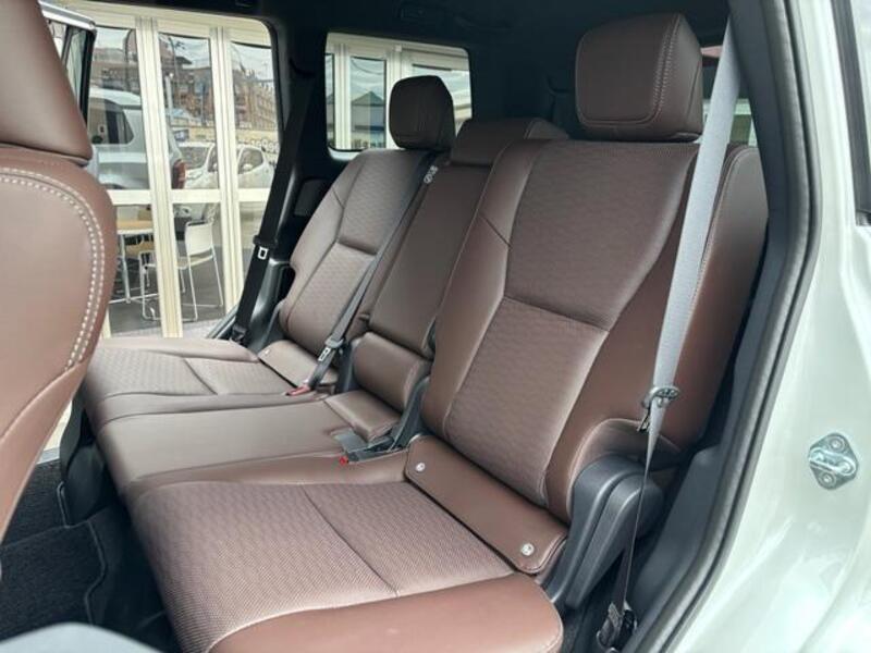 LAND CRUISER 250