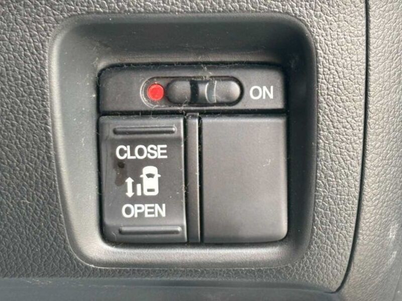 N BOX